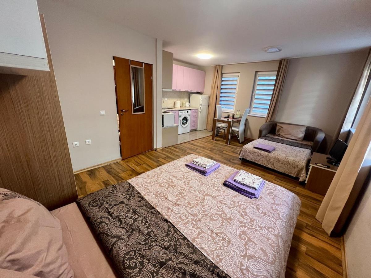 Cozy One-bedroom Near Sea Garden